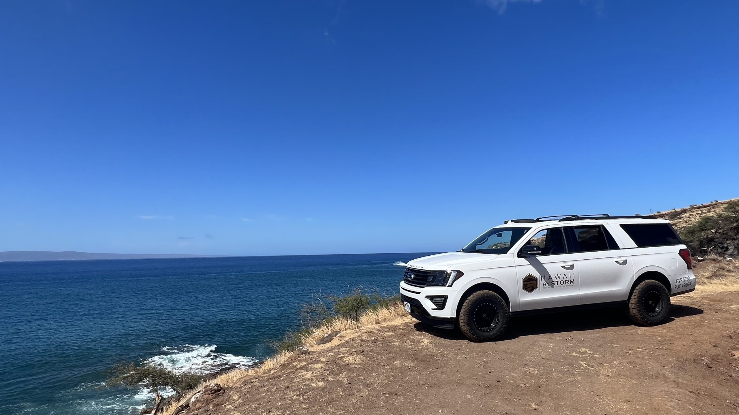 Hawaii By Storm Luxury Expedition overlooking the Maui coast